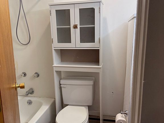 5th image of 401 Dave Turney St APT 2