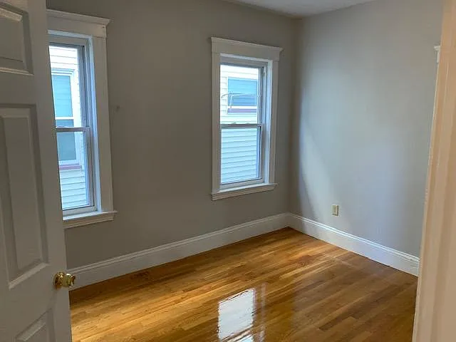 19 Roseclair St — Photo 2