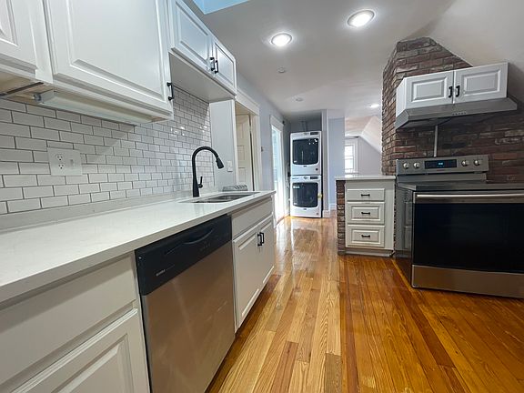 2nd image of 143-145 Irving Ave #3
