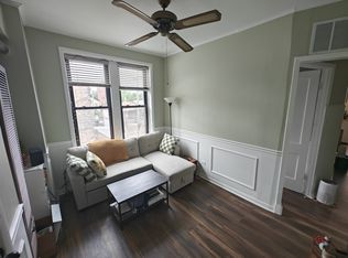1032 W Taylor St #2R, Chicago, IL 60607