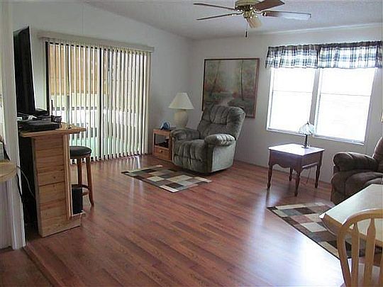 4th image of 39 Glen Falls Dr
