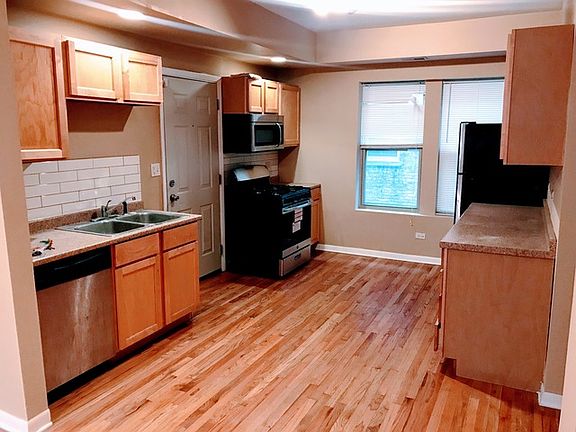 3rd image of 8152 S Drexel Ave APT 1W