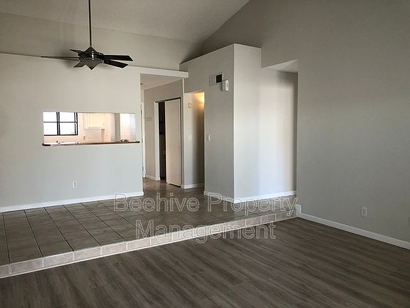 4th image of 302 N Sycamore Unit 19