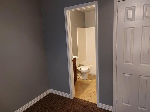 3rd image of 605 Bagwell St #605