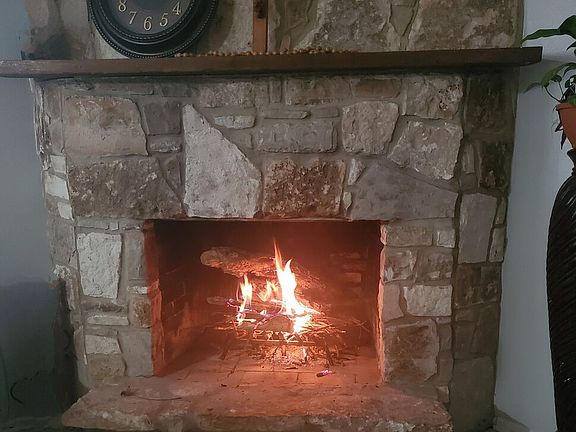 3rd image of 5819 Cayuga Dr