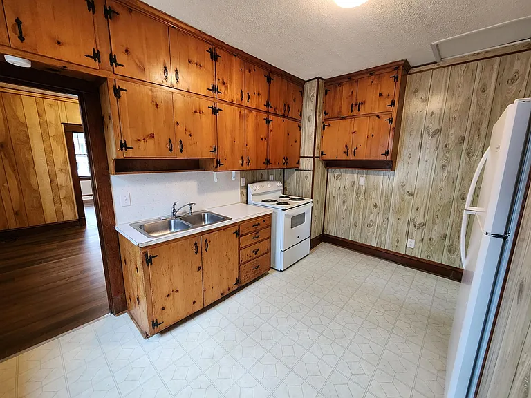 342 S Magnolia Ave — Photo 3