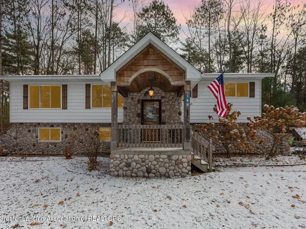 360 Chaney Point Dr, Roscommon, MI 48653