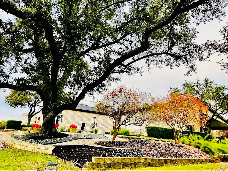 303 Golf Crest Ln — Photo 4