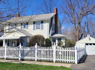 45 Ralph St, Springfield, MA 01109