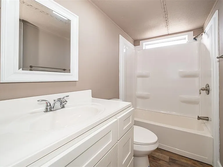 101 Caroline Ave — Photo 14