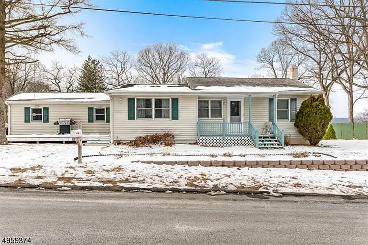 85 Mansel Dr photo 1