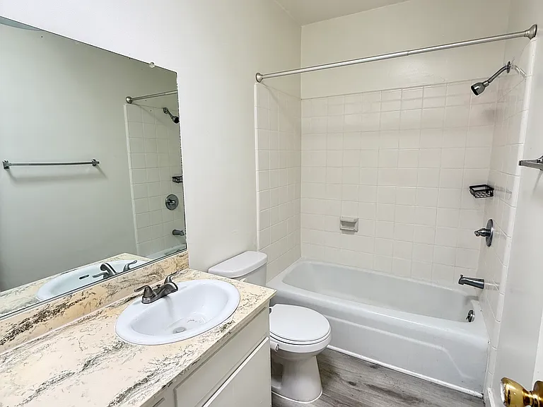 11322 Missouri Ave #4 — Photo 6