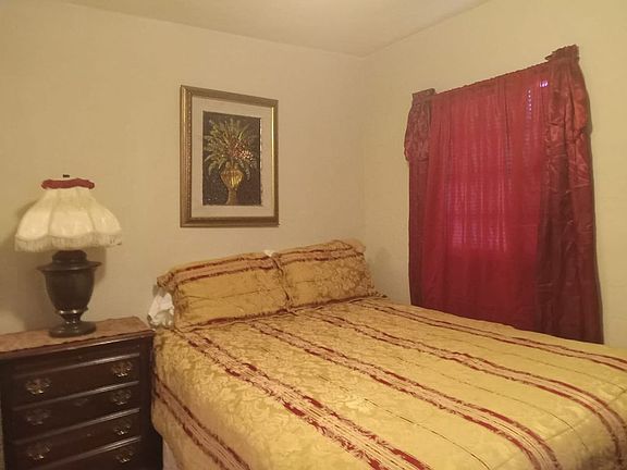 4th image of 1624 Grand St