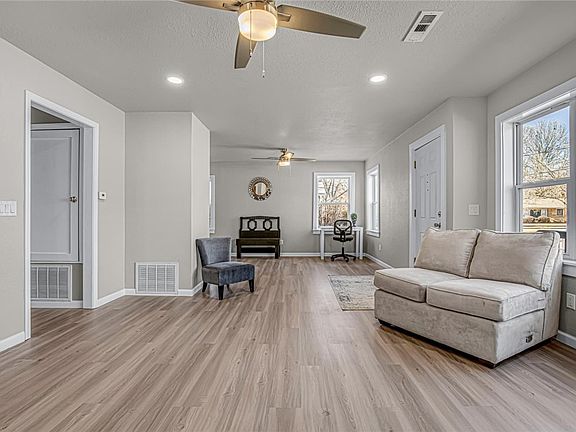 3rd image of 1619 Westwood Ave
