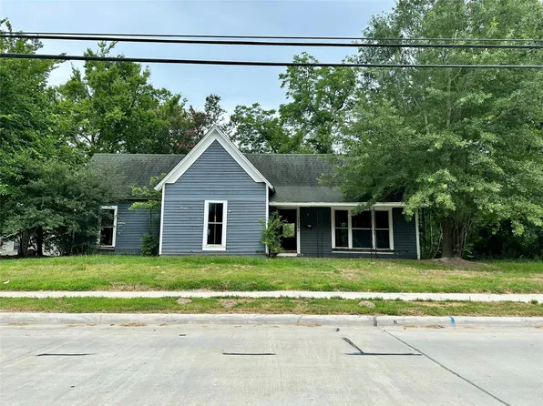 962 College St, Sulphur Springs, TX 75482