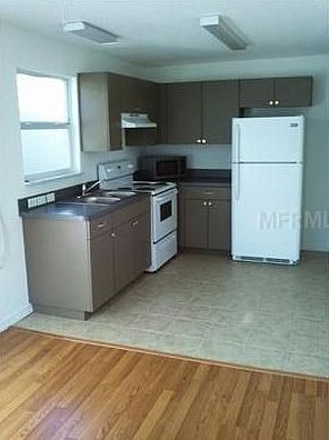 2nd image of 1150 5th St NW APT A