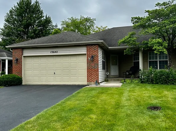13642 S Magnolia Dr, Plainfield, IL 60544