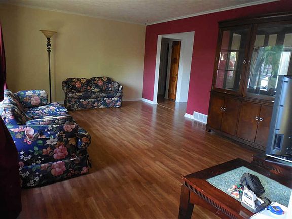 2nd image of 2934 Oak Grove Ln