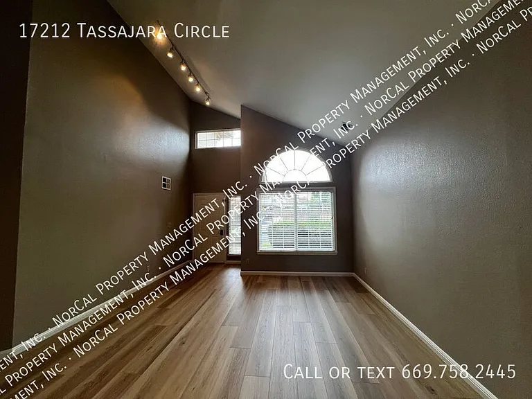 17212 Tassajara Cir — Photo 2
