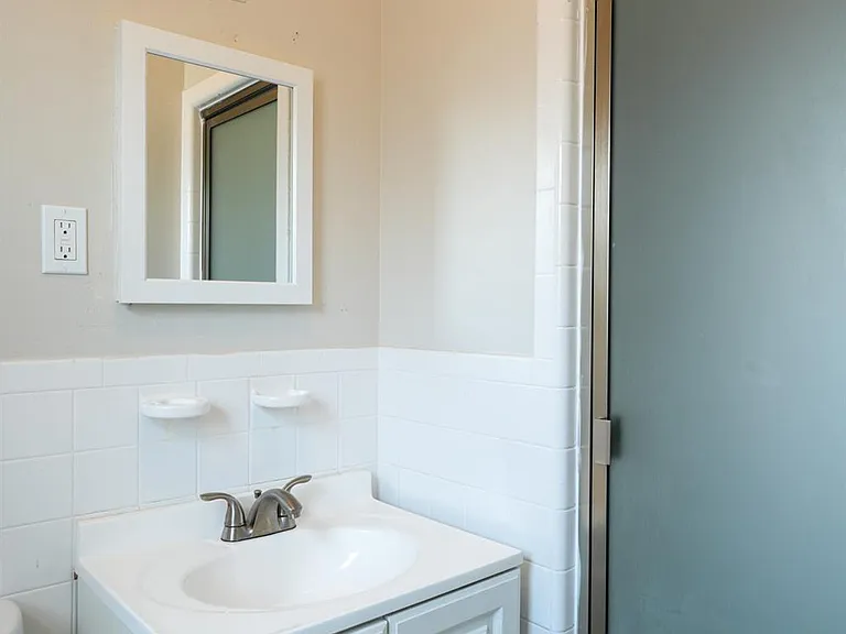 59 Troy Ave #UPPER — Photo 26
