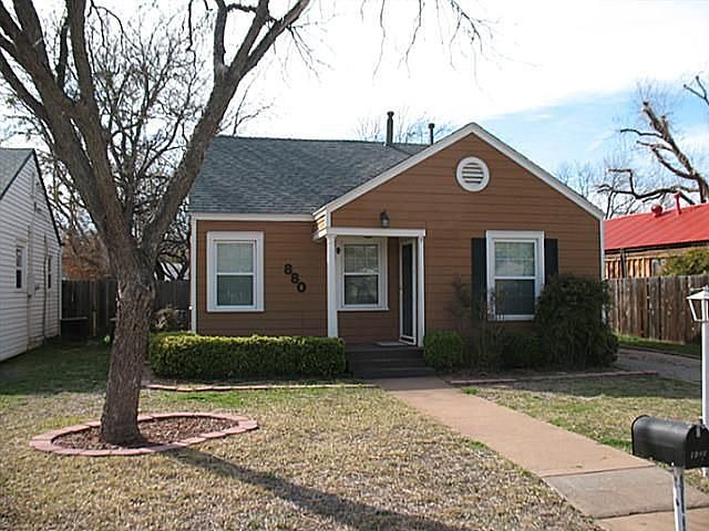 1st image of 880 Davis Dr