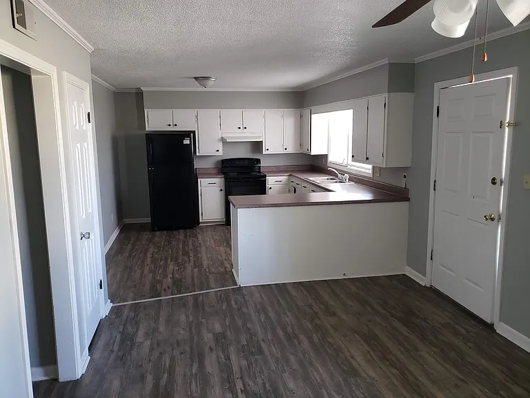98 S Burns St #6 — Photo 15