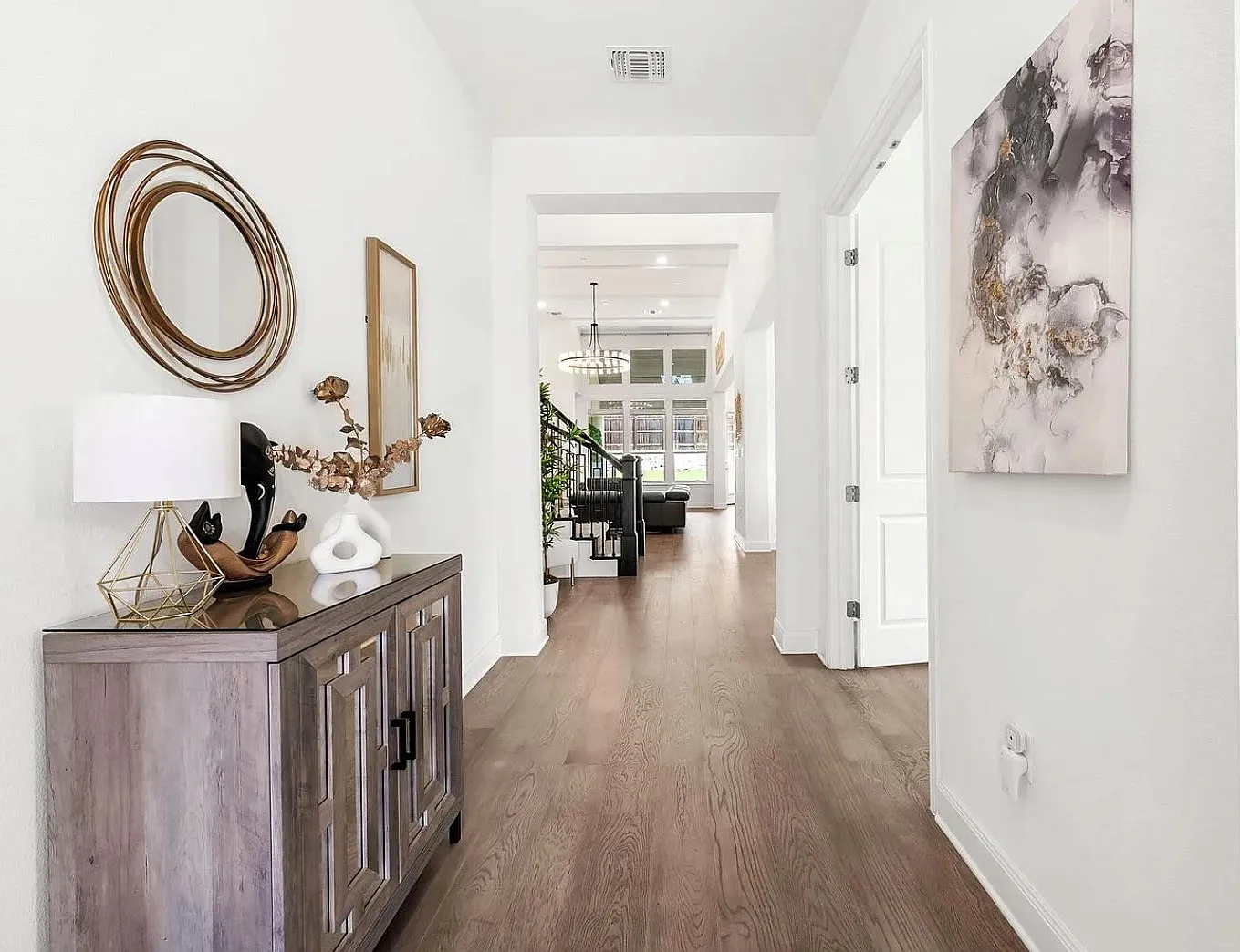 5 bed, 3.0 bath, 3223 sqft, $4,200 — Photo 4