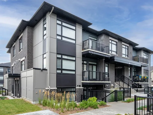 310 Tulum Cres #F, Ottawa, ON K2S 2Y4