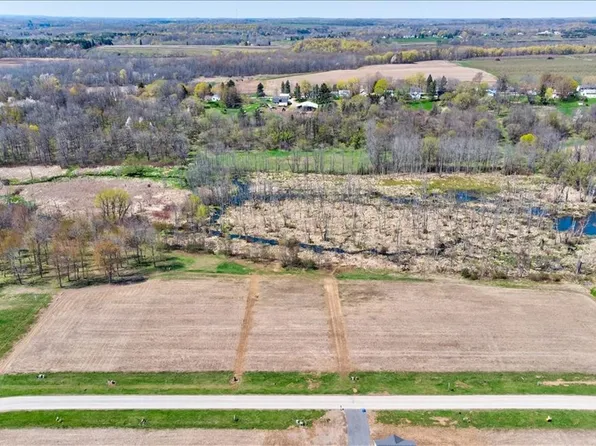 8 Greenfield Dr #8, Marion, NY 14505