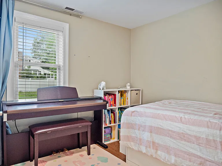 36 Brackett Rd — Photo 18