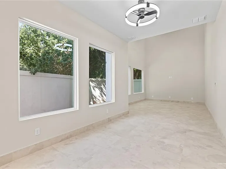 509 Ithaca Ave — Photo 9