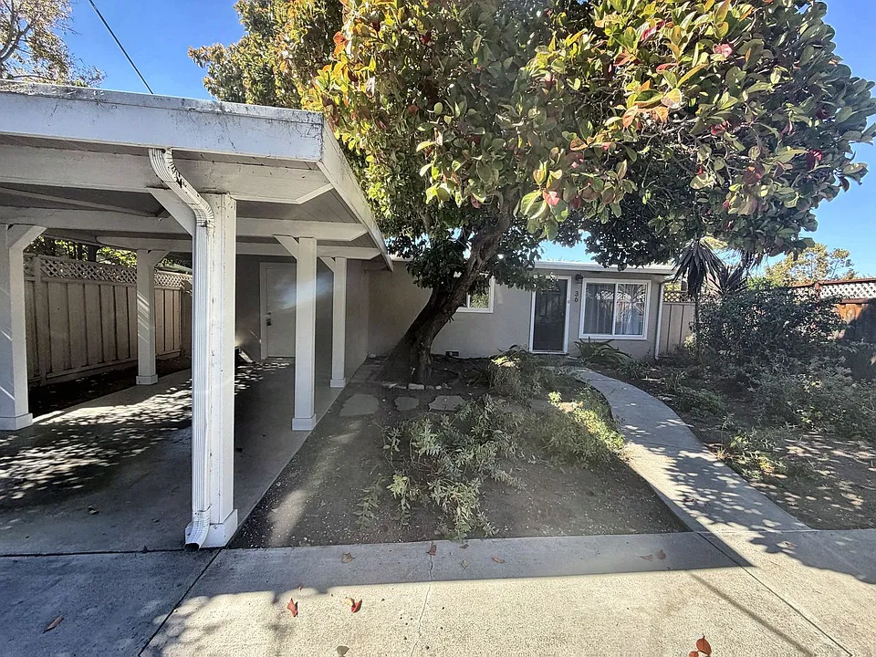 36 Henderson Pl