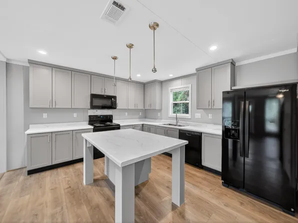323 Neches Dr, Bullard, TX 75757