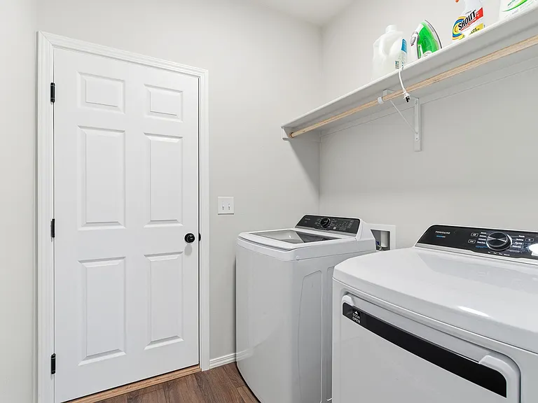 305 Crystal Rock Ave — Photo 17