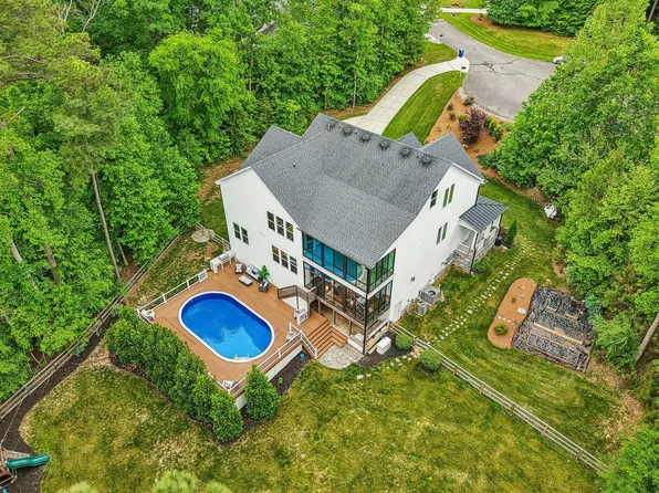 66 Romie Ct, Pittsboro, NC 27312