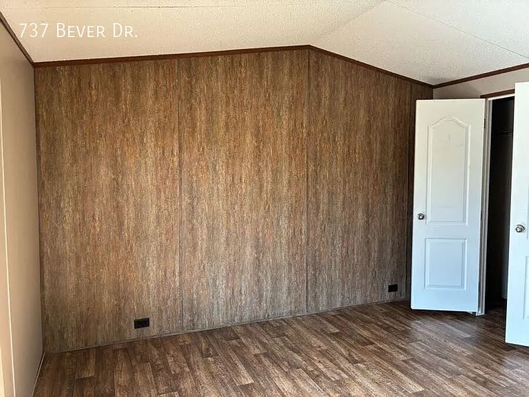 737 Bever Dr — Photo 9