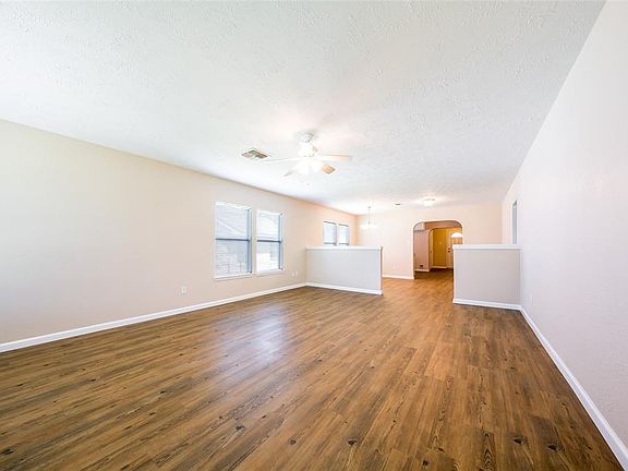 3rd image of 1918 N Avenue G