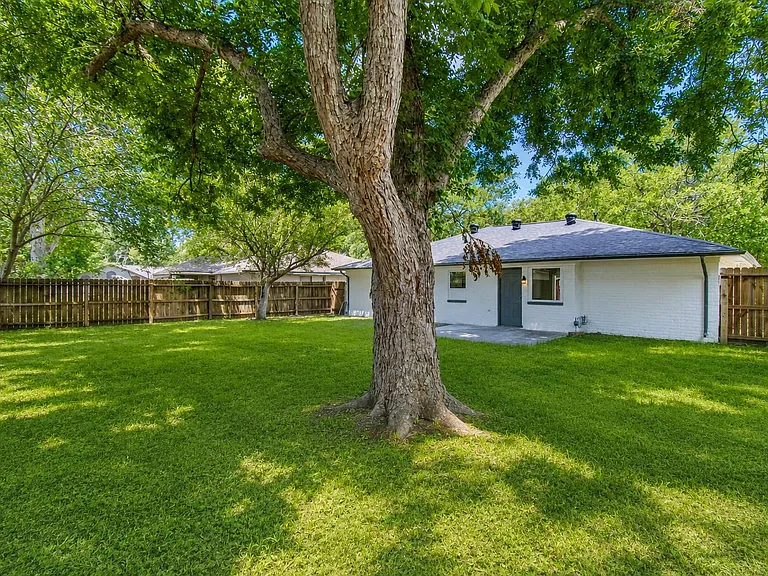 13619 Elm Ct — Photo 36
