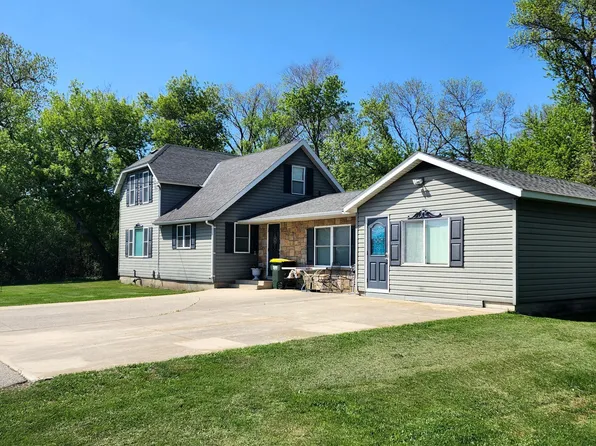 1910 30th St SW, Willmar, MN 56201