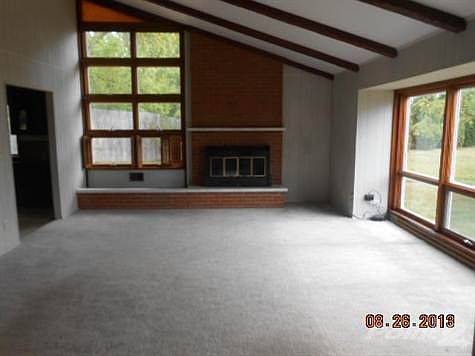 4th image of 900 S Shiawassee St