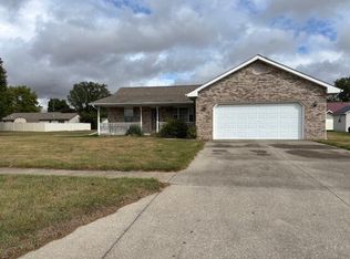 601 Elm St SW, Demotte, IN 46310