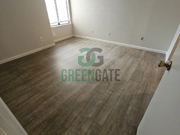 1108 Cedar Creek Dr #1 — Photo 31