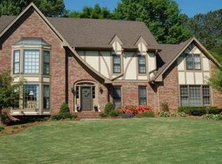 1005 Redstone Ln, Dunwoody, GA 30338