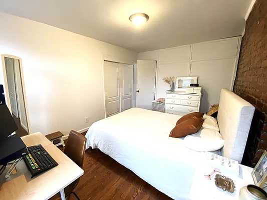 Rented by Douglas Elliman | media 27
