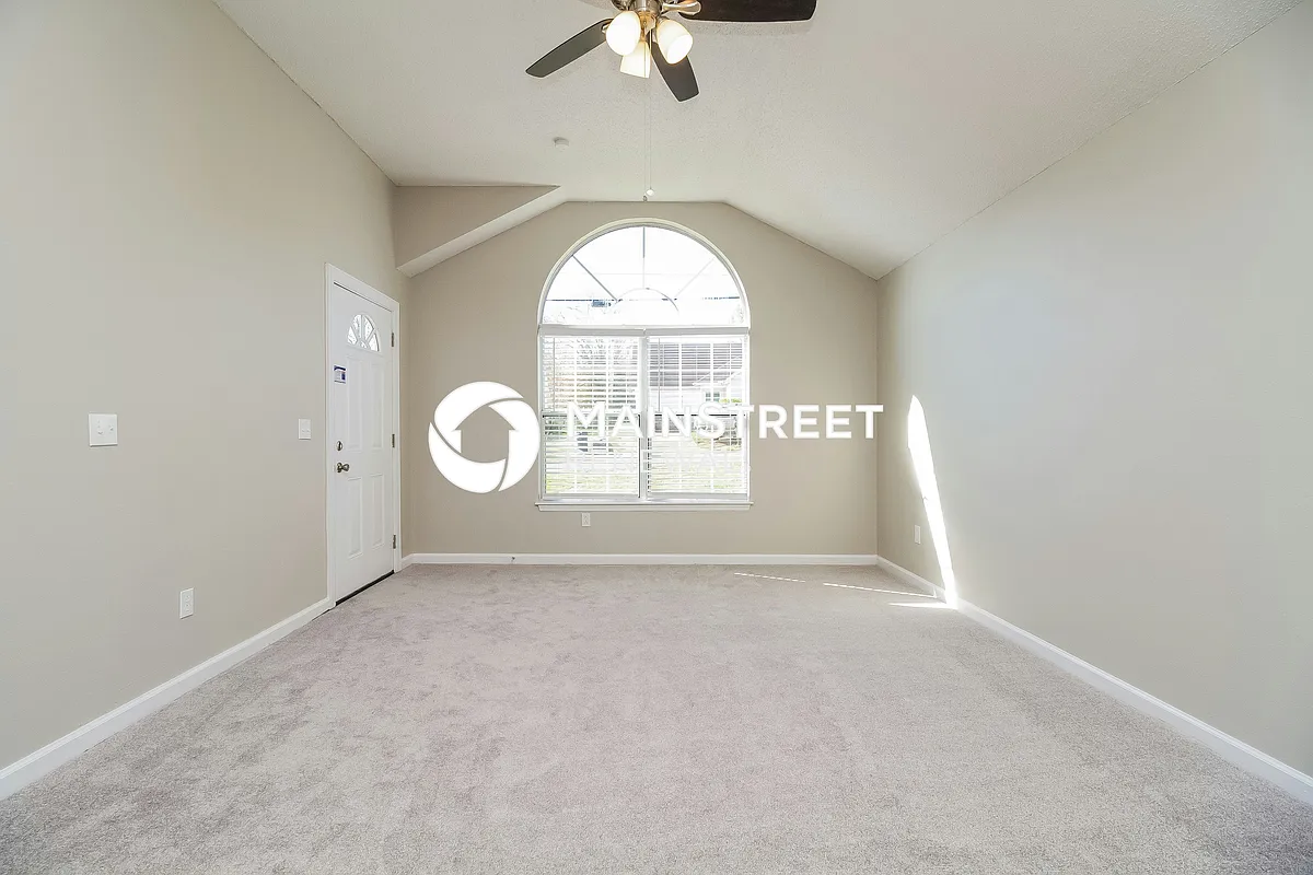 Living Room - 306 Cedar Park Cir