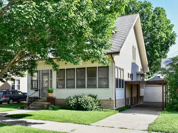 558 W King St, Winona, MN 55987