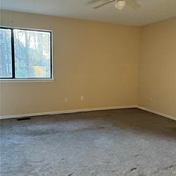 3253 Deshong Dr — Photo 10