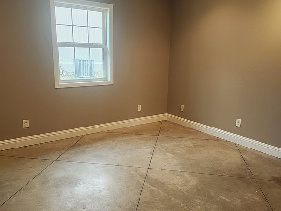 5th image of 95-95 Honeysuckle Ln