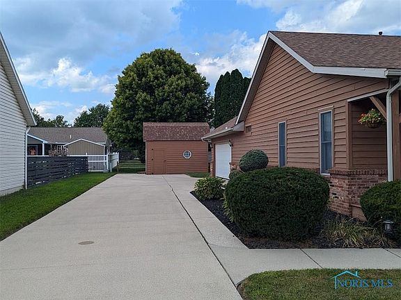 5th image of 21 Meadow Lane Dr