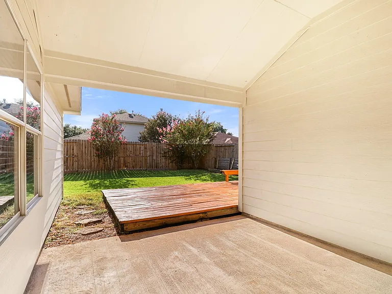 14615 Rochelle Ct — Photo 25
